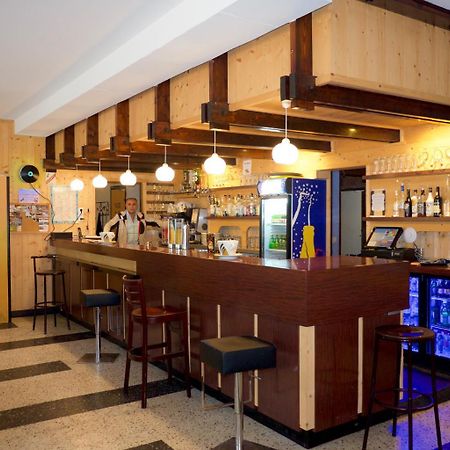 Hotel Belledonne Le Bourg-dʼOisans Buitenkant foto