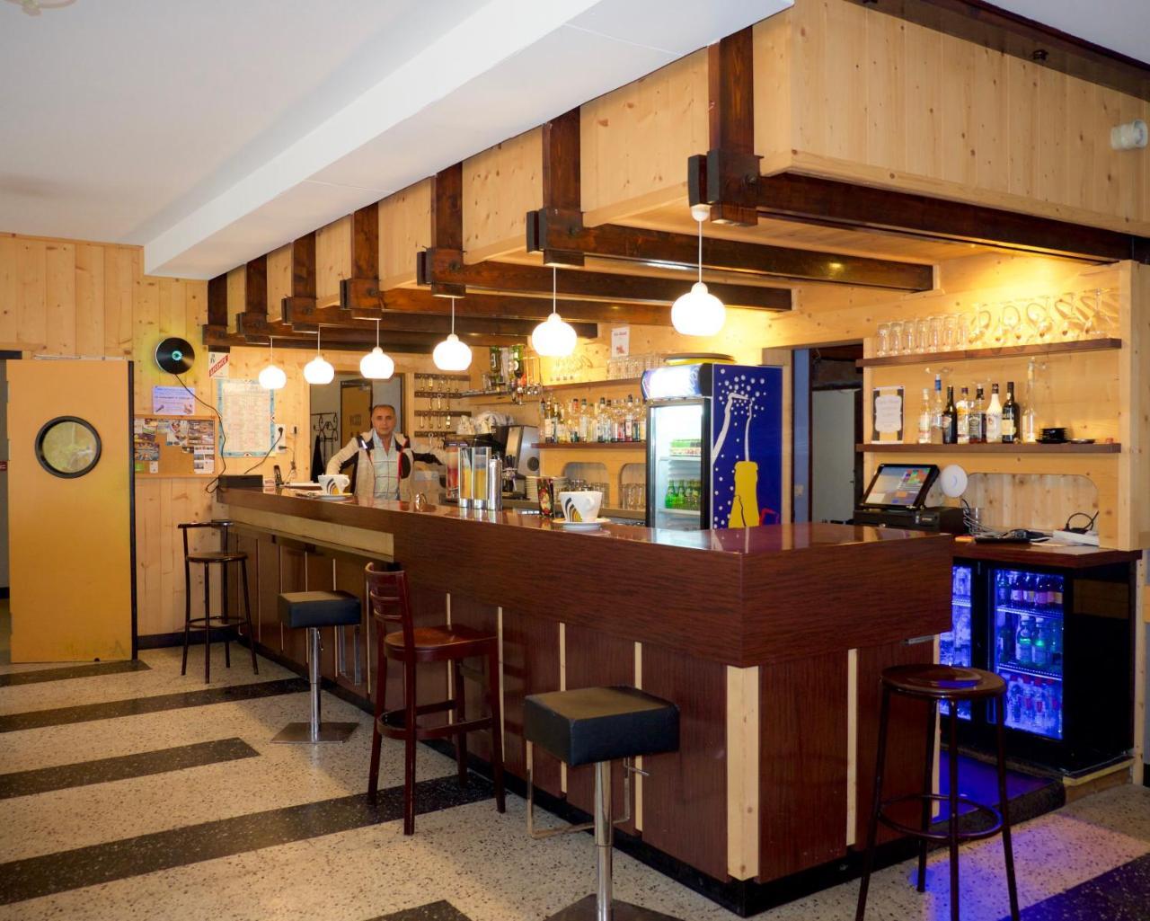 Hotel Belledonne Le Bourg-dʼOisans Buitenkant foto